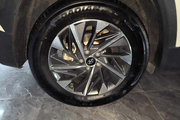 Used Hyundai Tucson 2023 Tucson L 1.5T Automatic Two-Wheel Drive GLX Elite Edition Right Rear Wheel Hub