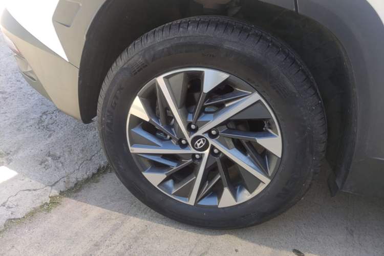 Used Hyundai Tucson 2023 Tucson L 1.5T Automatic Two-Wheel Drive GLX Elite Edition Right Rear Wheel Hub