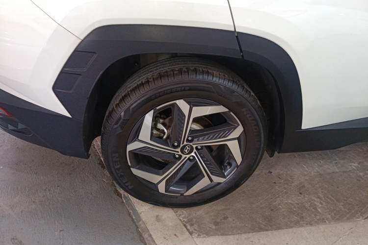 Used Hyundai Tucson 2023 Tucson L 1.5T Automatic Two-Wheel Drive DLX Luxury Edition Right Rear Wheel Hub