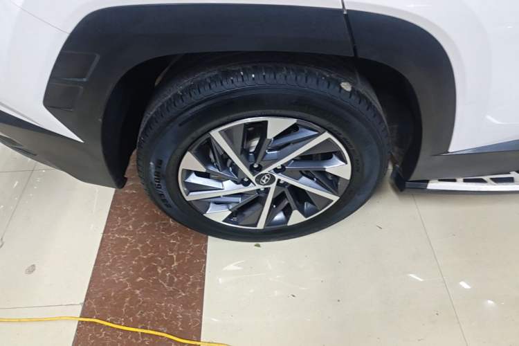 Used Hyundai Tucson 2023 Tucson L 1.5T Automatic Two-Wheel Drive GLX Elite Edition Right Rear Wheel Hub