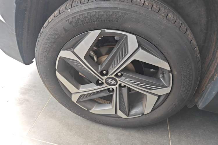 Used Hyundai Tucson 2023 Tucson L 1.5T Automatic Two-Wheel Drive DLX Luxury Edition Right Rear Wheel Hub