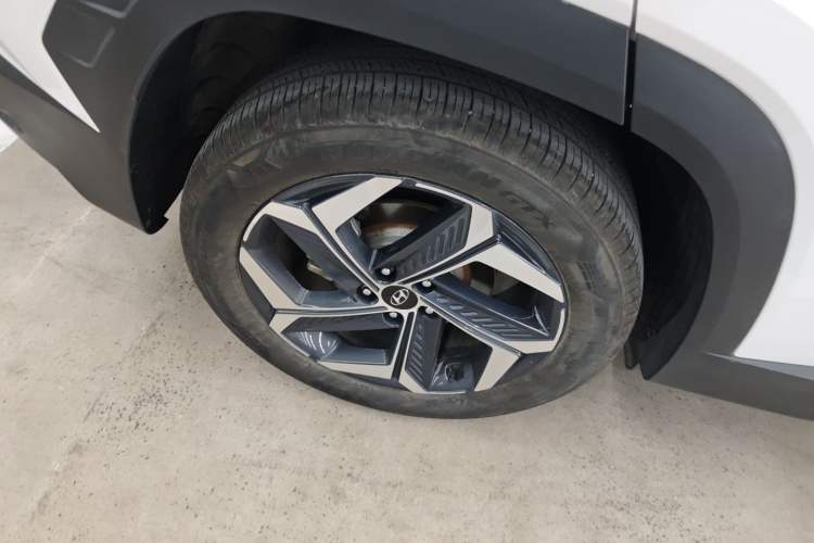 Used Hyundai Tucson 2023 Tucson L 1.5T Automatic Two-Wheel Drive DLX Luxury Edition Right Rear Wheel Hub
