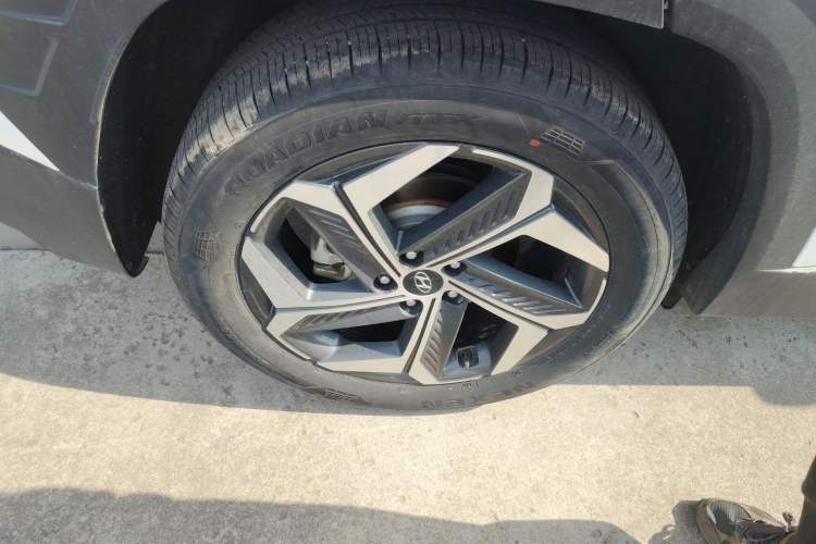 Used Hyundai Tucson 2023 Tucson L 1.5T Automatic Two-Wheel Drive DLX Luxury Edition Right Rear Wheel Hub