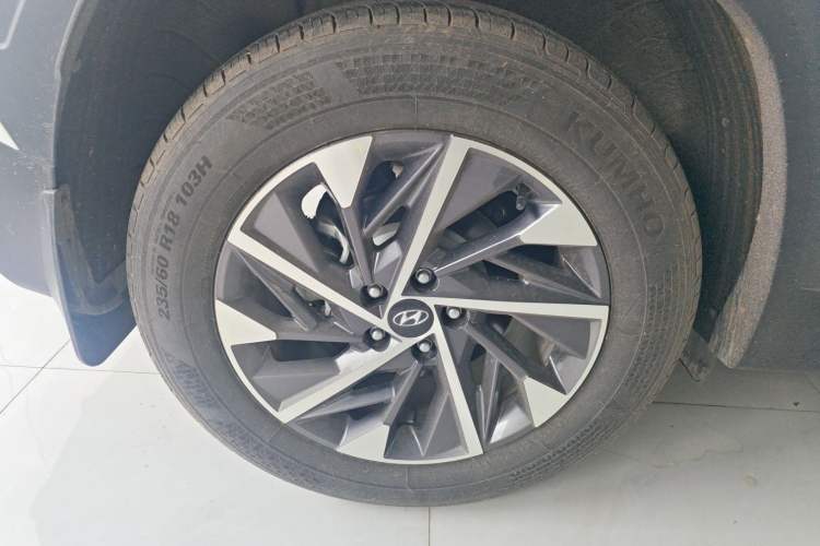 Used Hyundai Tucson 2023 Tucson L 1.5T Automatic Two-Wheel Drive GLX Elite Edition Right Rear Wheel Hub