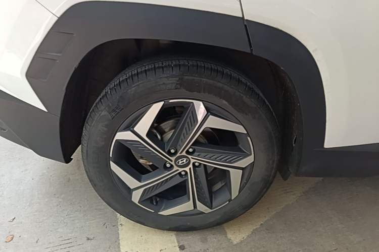 Used Hyundai Tucson 2023 Tucson L 1.5T Automatic Two-Wheel Drive DLX Luxury Edition Right Rear Wheel Hub