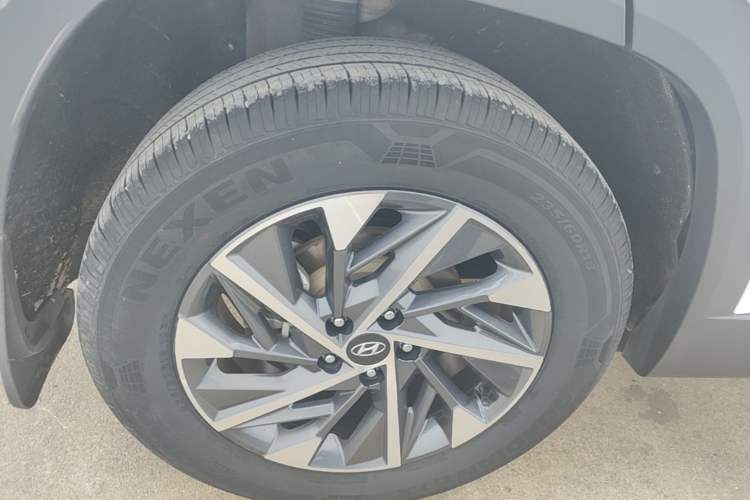 Used Hyundai Tucson 2023 Tucson L 1.5T Automatic Two-Wheel Drive GLX Elite Edition Right Rear Wheel Hub