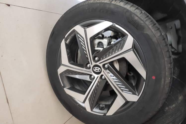 Used Hyundai Tucson 2023 Tucson L 1.5T Automatic Two-Wheel Drive DLX Luxury Edition Right Rear Wheel Hub