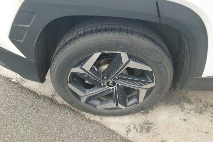 Used Hyundai Tucson 2023 Tucson L 1.5T Automatic Two-Wheel Drive DLX Luxury Edition Right Rear Wheel Hub