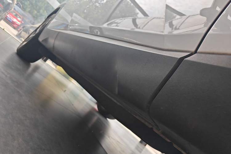 Used Hyundai Tucson 2023 Tucson L 1.5T Automatic Two-Wheel Drive DLX Luxury Edition Right Side Sill