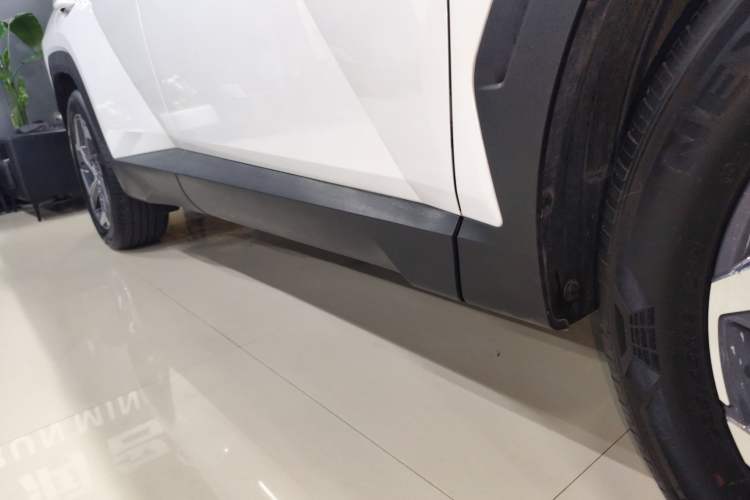 Used Hyundai Tucson 2023 Tucson L 1.5T Automatic Two-Wheel Drive DLX Luxury Edition Right Side Sill