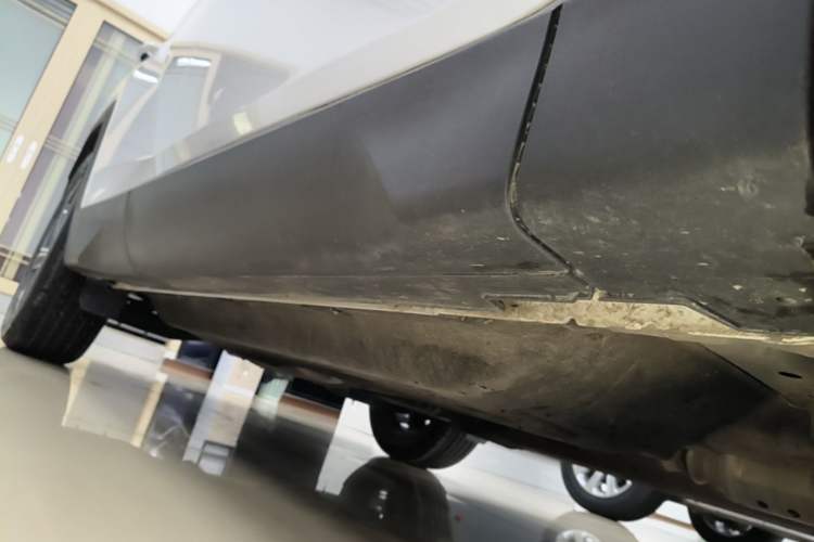 Used Hyundai Tucson 2023 Tucson L 1.5T Automatic Two-Wheel Drive DLX Luxury Edition Right Side Sill