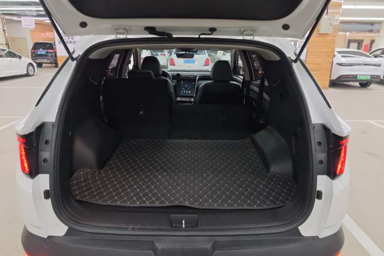 Used Hyundai Tucson 2023 Tucson L 1.5T Automatic Two-Wheel Drive DLX Luxury Edition Trunk