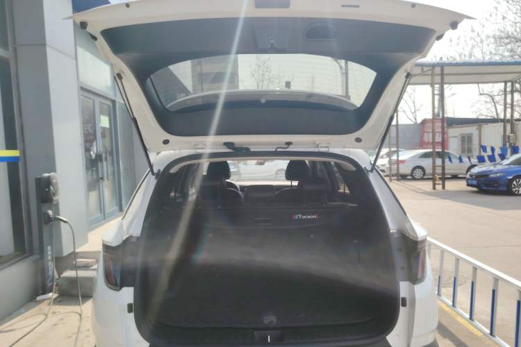 Used Hyundai Tucson 2023 Tucson L 1.5T Automatic Two-Wheel Drive DLX Luxury Edition Trunk