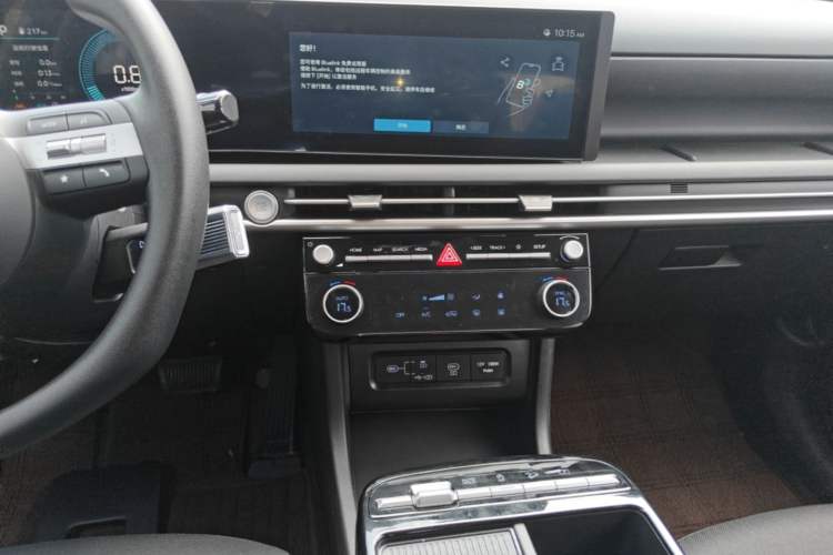 Used Hyundai Tucson 2025 Tucson L 1.5T Elite Edition Audio And AC Panel