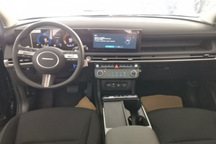 Used Hyundai Tucson 2025 Tucson L 1.5T Elite Edition Center Console