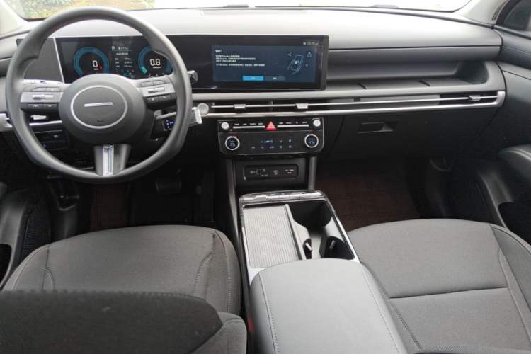 Used Hyundai Tucson 2025 Tucson L 1.5T Elite Edition Center Console