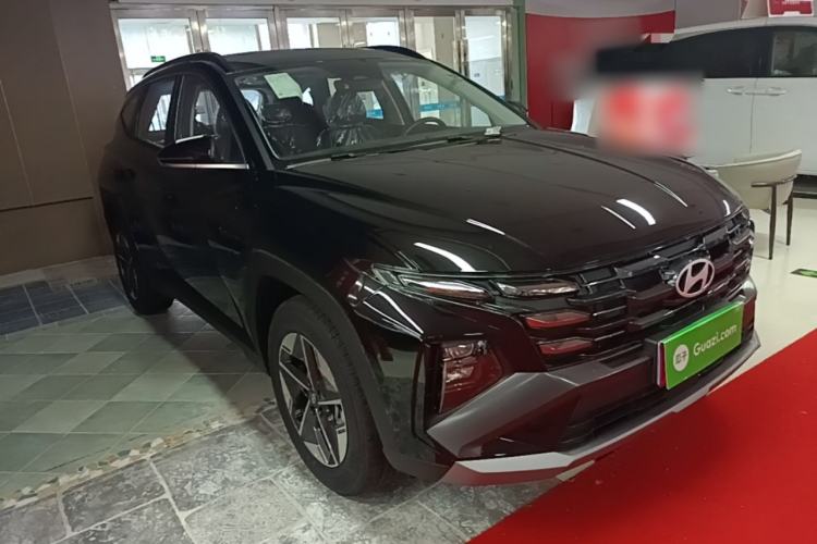 Used Hyundai Tucson 2025 Tucson L 1.5T Elite Edition Front Right 45 Deg