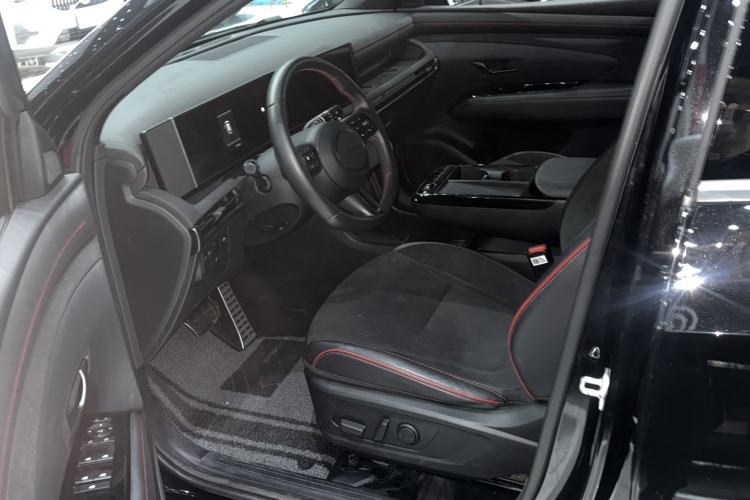 Used Hyundai Tucson 2025 Tucson L 1.5T Elite Edition N-Line Interior 1
