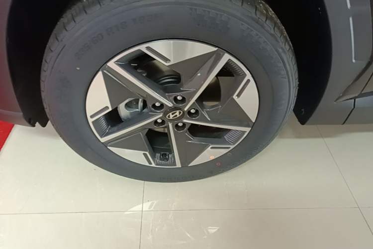 Used Hyundai Tucson 2025 Tucson L 1.5T Elite Edition Left Front Wheel Hub