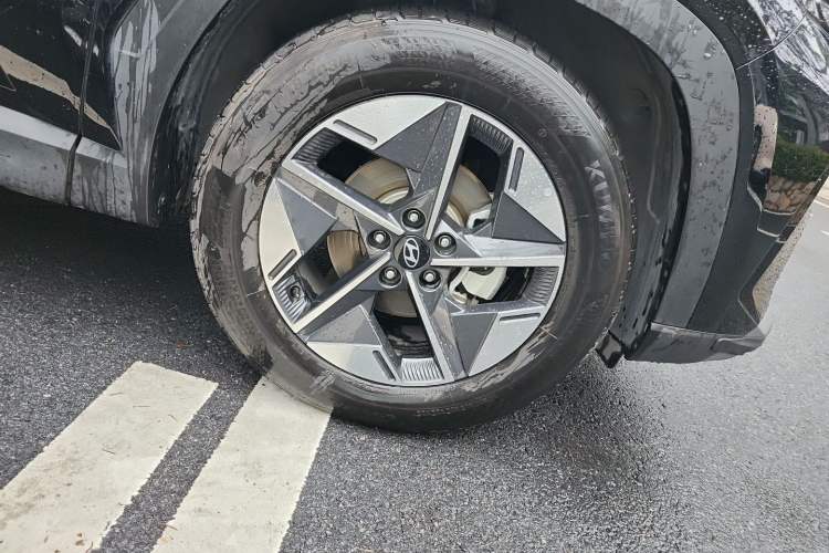 Used Hyundai Tucson 2025 Tucson L 1.5T Prestige Edition Right Front Wheel Hub