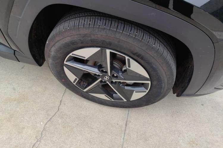 Used Hyundai Tucson 2025 Tucson L 1.5T Elite Edition Right Front Wheel Hub