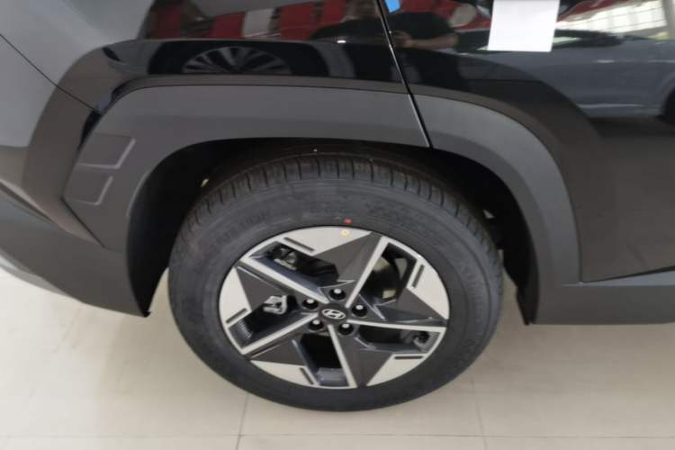 Used Hyundai Tucson 2025 Tucson L 1.5T Elite Edition Right Rear Wheel Hub