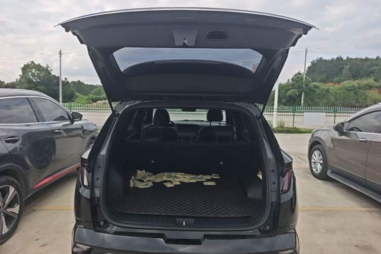 Used Hyundai Tucson 2025 Tucson L 1.5T Elite Edition N-Line Trunk
