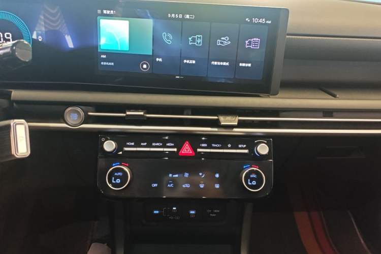 Used Hyundai Tucson 2025 Tucson L 1.5T Elite Edition Audio And AC Panel