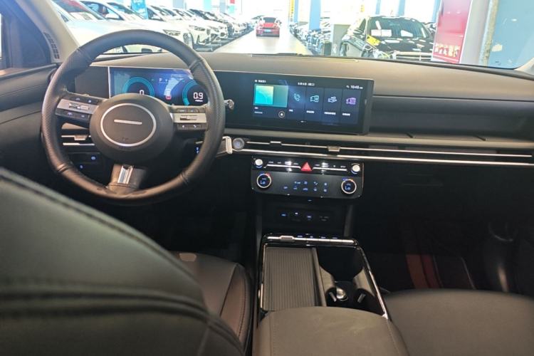 Used Hyundai Tucson 2025 Tucson L 1.5T Elite Edition Center Console