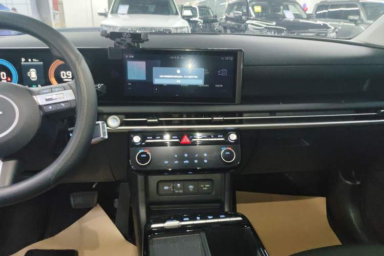 Used Hyundai Tucson 2025 Tucson L 1.5T Elite Edition Audio And AC Panel
