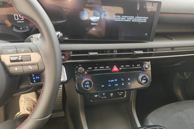 Used Hyundai Tucson 2025 Tucson L 1.5T Elite Edition N-Line Audio And AC Panel