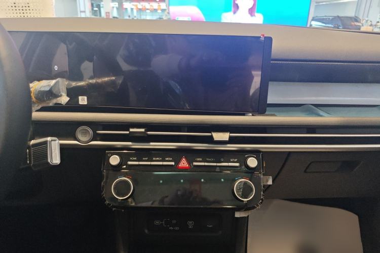 Used Hyundai Tucson 2025 Tucson L 1.5T Elite Edition Audio And AC Panel