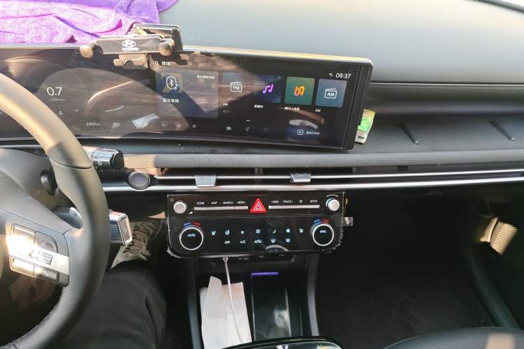 Used Hyundai Tucson 2025 Tucson L 1.5T Prestige Edition Audio And AC Panel