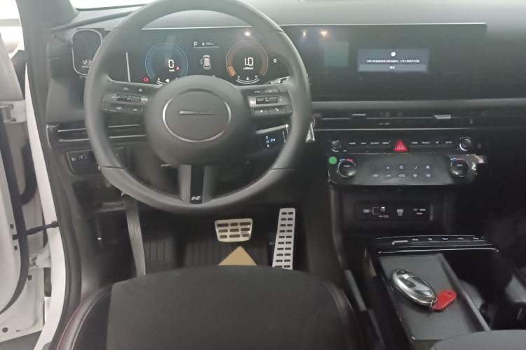 Used Hyundai Tucson 2025 Tucson L 1.5T Elite Edition N-Line Audio And AC Panel