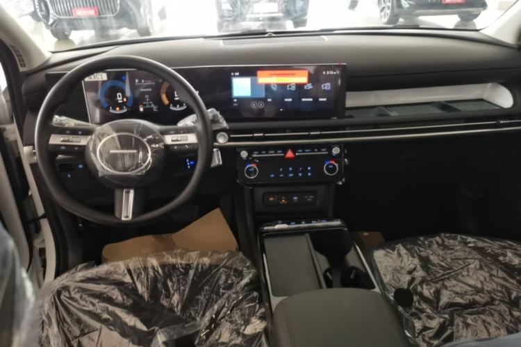 Used Hyundai Tucson 2025 Tucson L 1.5T Elite Edition Center Console