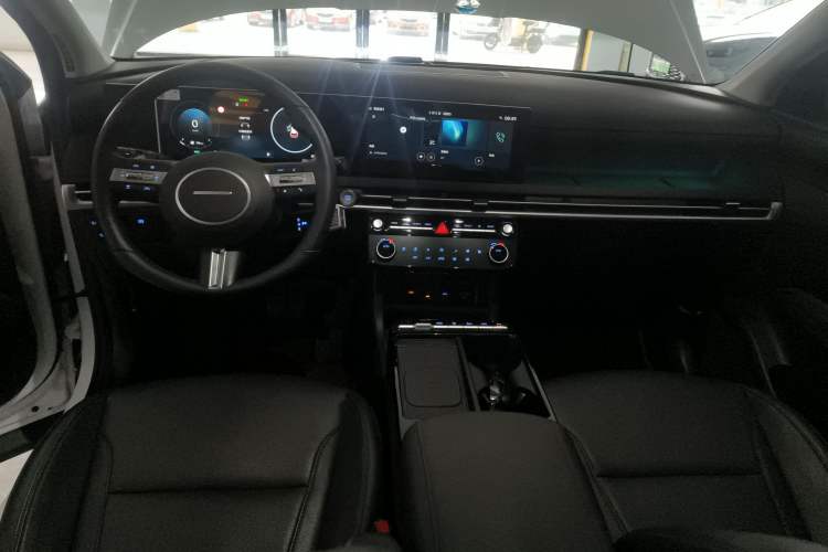 Used Hyundai Tucson 2025 Tucson L 1.5T Prestige Edition Center Console