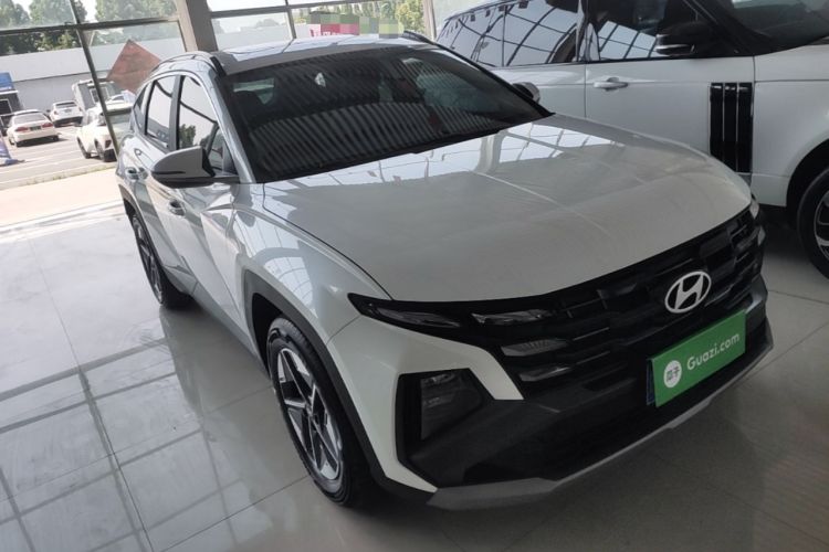 Used Hyundai Tucson 2025 Tucson L 1.5T Elite Edition Front Right 45 Deg