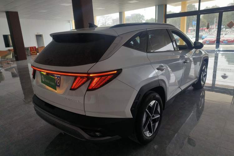 Used Hyundai Tucson 2025 Tucson L 1.5T Prestige Edition Rear Right 45 Deg