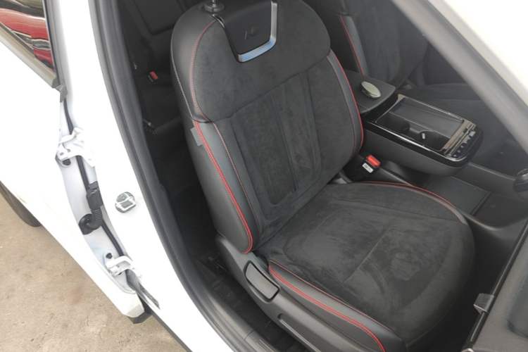 Used Hyundai Tucson 2025 Tucson L 1.5T Elite Edition N-Line Right Front Seat