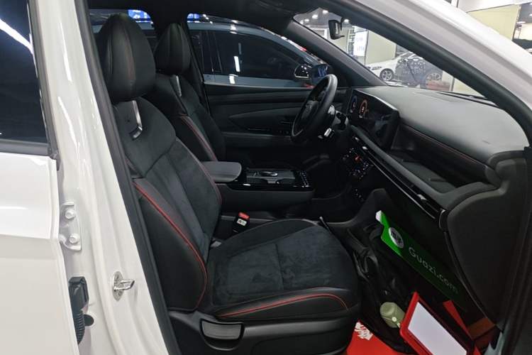Used Hyundai Tucson 2025 Tucson L 1.5T Elite Edition N-Line Right Front Seat