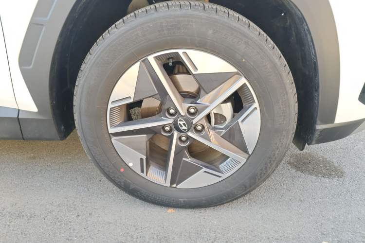 Used Hyundai Tucson 2025 Tucson L 1.5T Prestige Edition Right Front Wheel Hub