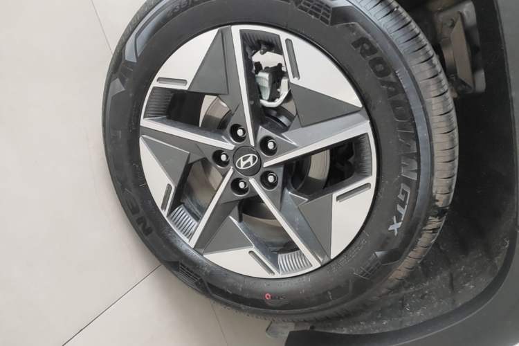 Used Hyundai Tucson 2025 Tucson L 1.5T Elite Edition Right Rear Wheel Hub