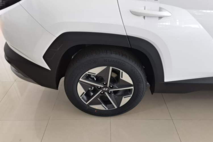 Used Hyundai Tucson 2025 Tucson L 1.5T Elite Edition Right Rear Wheel Hub