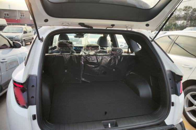 Used Hyundai Tucson 2025 Tucson L 1.5T Elite Edition N-Line Trunk