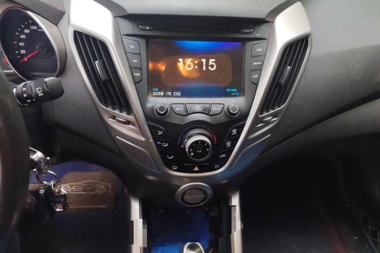 Used Hyundai Veloster 2011 1.6L Automatic Luxury Edition Audio And AC Panel