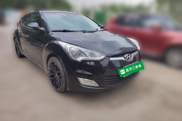 Used Hyundai Veloster 2011 1.6L Automatic Luxury Edition Front Right 45 Deg