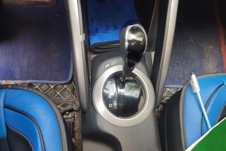 Used Hyundai Veloster 2011 1.6L Automatic Luxury Edition Gear Lever