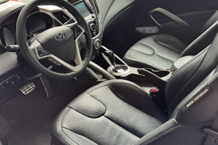 Used Hyundai Veloster 2011 1.6L Automatic Flagship Edition Interior 2