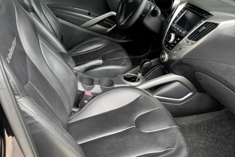 Used Hyundai Veloster 2011 1.6L Automatic Flagship Edition Interior 3