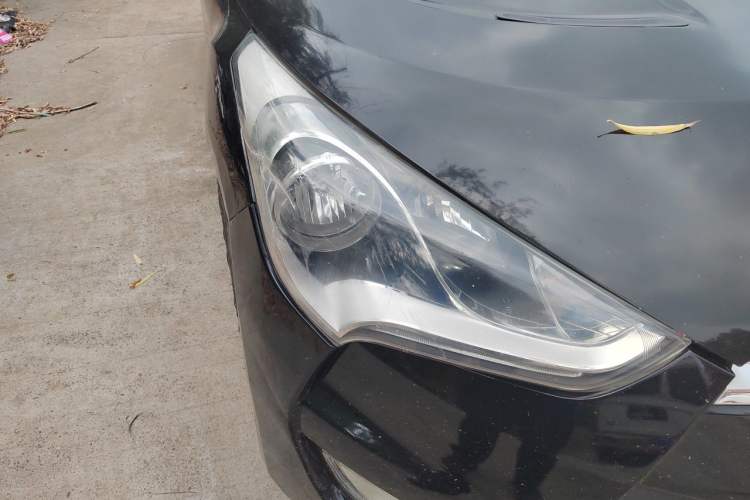 Used Hyundai Veloster 2011 1.6L Automatic Luxury Edition Right Front Headlight